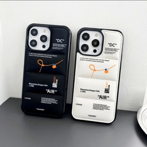 2 iphone14 Pro Max puffer cases - Picture 2 of 4